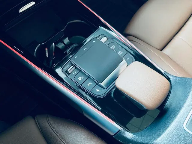 Mercedes-Benz GLB 2023 GLB 220 Fashionable interior photo 11 Mercedes-Benz GLB 2023 GLB 220 Fashionable interior photo 11