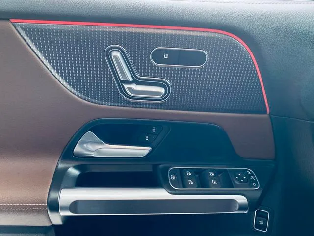 Mercedes-Benz GLB 2023 GLB 220 Fashionable interior photo 12 Mercedes-Benz GLB 2023 GLB 220 Fashionable interior photo 12
