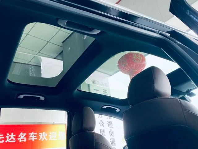 Mercedes-Benz GLB 2023 GLB 220 Fashionable interior photo 15 Mercedes-Benz GLB 2023 GLB 220 Fashionable interior photo 15