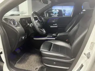 Mercedes-Benz GLA 2020 GLA 200 interior foto 10 Mercedes-Benz GLA 2020 GLA 200 interior foto 10