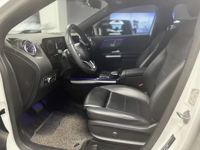 Mercedes-Benz GLA 2020 GLA 200 interior foto 10 Mercedes-Benz GLA 2020 GLA 200 interior foto 10