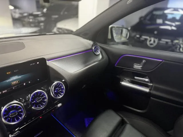 Mercedes-Benz GLA 2020 GLA 200 interior foto 11 Mercedes-Benz GLA 2020 GLA 200 interior foto 11