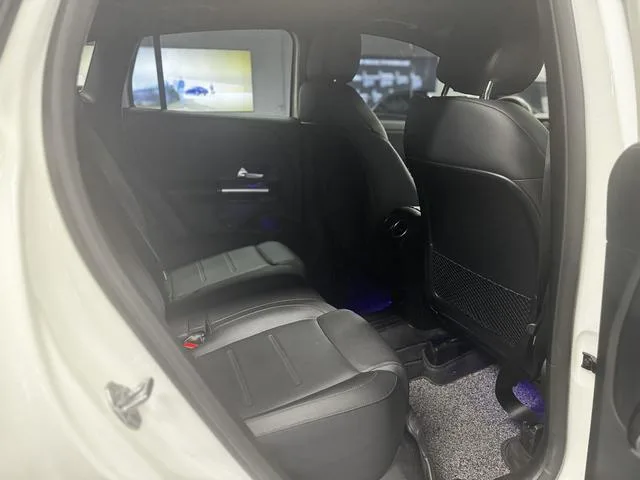 Mercedes-Benz GLA 2020 GLA 200 interior foto 15 Mercedes-Benz GLA 2020 GLA 200 interior foto 15