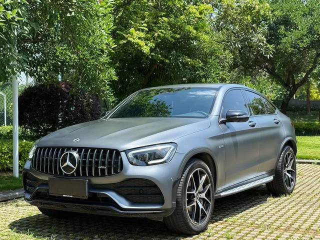 Mercedes-Benz Mercedes-AMG GLC Coupe 2020 AMG GLC 43 4MATIC Coupé SUV exterior foto 1 Mercedes-Benz Mercedes-AMG GLC Coupe 2020 AMG GLC 43 4MATIC Coupé SUV exterior foto 1