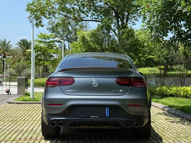Mercedes-Benz Mercedes-AMG GLC Coupe 2020 AMG GLC 43 4MATIC Coupé SUV exterior foto 4 Mercedes-Benz Mercedes-AMG GLC Coupe 2020 AMG GLC 43 4MATIC Coupé SUV exterior foto 4