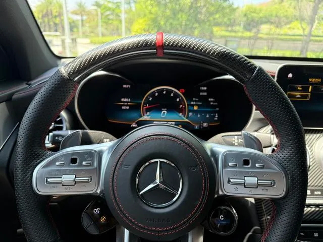 Mercedes-Benz Mercedes-AMG GLC Coupe 2020 AMG GLC 43 4MATIC Coupé SUV exterior foto 8 Mercedes-Benz Mercedes-AMG GLC Coupe 2020 AMG GLC 43 4MATIC Coupé SUV exterior foto 8