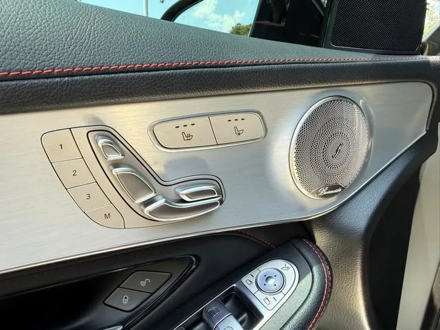 Mercedes-Benz Mercedes-AMG GLC Coupe 2020 AMG GLC 43 4MATIC Coupé SUV interior foto 13 Mercedes-Benz Mercedes-AMG GLC Coupe 2020 AMG GLC 43 4MATIC Coupé SUV interior foto 13