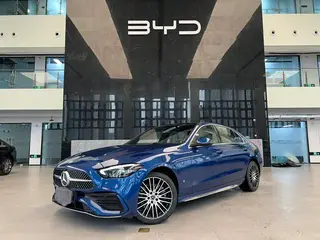 Mercedes-Benz C-Class 2022 C 260 L Versión deportiva exterior foto 1 Mercedes-Benz C-Class 2022 C 260 L Versión deportiva exterior foto 1