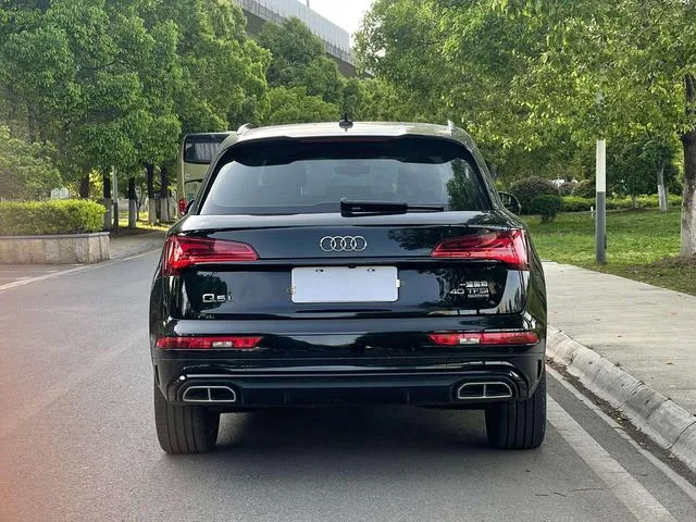 Audi Q5L 2022 40T Tipo dinámico de moda exterior foto 6 Audi Q5L 2022 40T Tipo dinámico de moda exterior foto 6