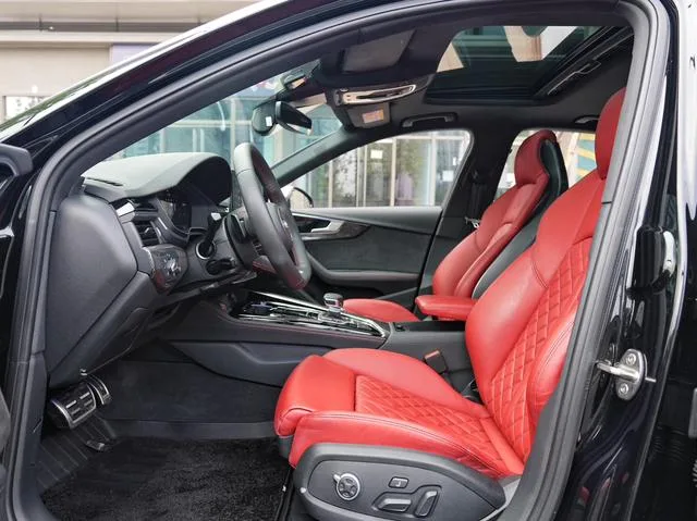 Audi S4 2023 3.0TFSI interior photo 7 Audi S4 2023 3.0TFSI interior photo 7