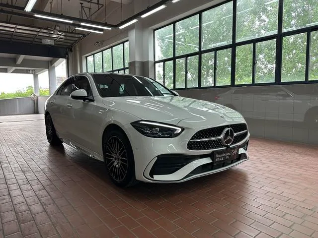 Mercedes-Benz C-Class 2024 Reforma C 260 L Versión deportiva exterior foto 3 Mercedes-Benz C-Class 2024 Reforma C 260 L Versión deportiva exterior foto 3