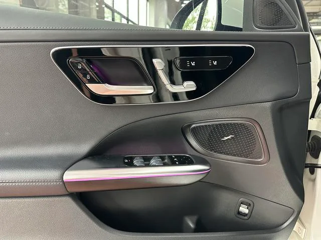 Mercedes-Benz C-Class 2024 Reforma C 260 L Versión deportiva interior foto 13 Mercedes-Benz C-Class 2024 Reforma C 260 L Versión deportiva interior foto 13