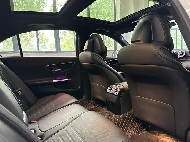 Mercedes-Benz C-Class 2024 Reforma C 260 L Versión deportiva interior foto 20 Mercedes-Benz C-Class 2024 Reforma C 260 L Versión deportiva interior foto 20