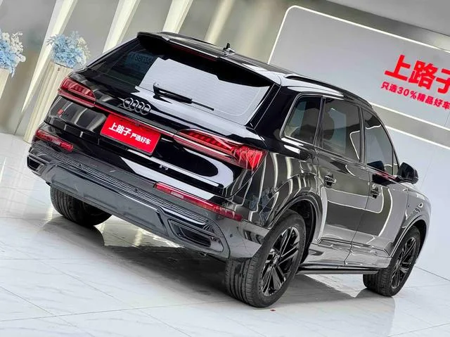 Audi Q7 2023 45 TFSI quattro S line Sporty exterior photo 4 Audi Q7 2023 45 TFSI quattro S line Sporty exterior photo 4