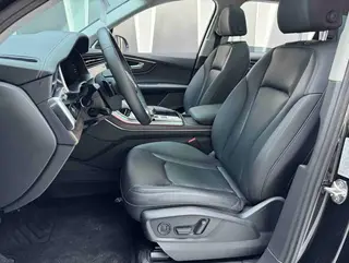 Audi Q7 2023 45 TFSI quattro S line Sporty interior photo 13 Audi Q7 2023 45 TFSI quattro S line Sporty interior photo 13