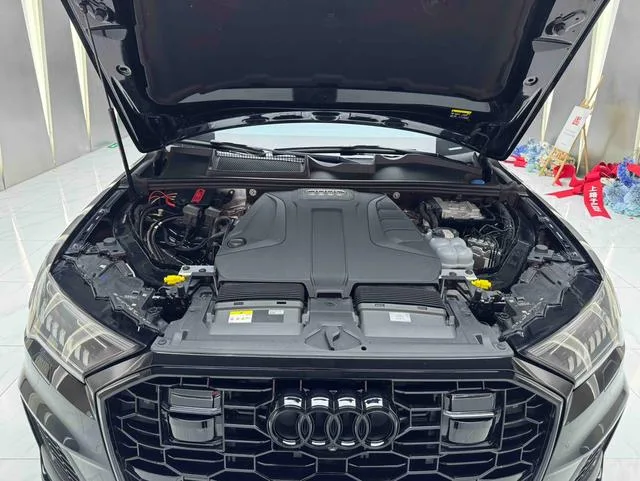 Audi Q7 2023 45 TFSI quattro S line Sporty interior photo 17 Audi Q7 2023 45 TFSI quattro S line Sporty interior photo 17