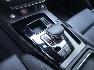 Audi Q5L 2022 40T Deluxe Dynamic interior photo 13 Audi Q5L 2022 40T Deluxe Dynamic interior photo 13