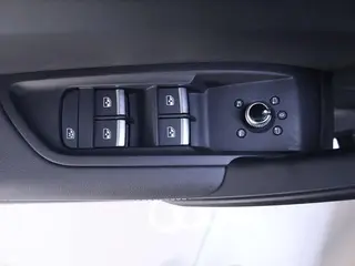 Audi Q5L 2022 40T Deluxe Dynamic interior photo 18 Audi Q5L 2022 40T Deluxe Dynamic interior photo 18