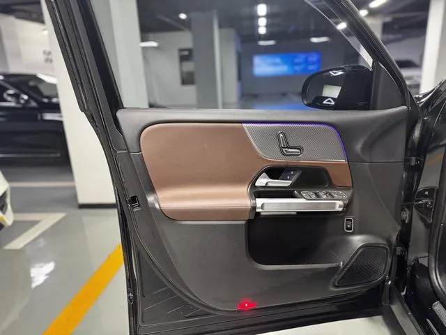 Mercedes-Benz GLB 2024 GLB 200 Dynamic interior photo 11 Mercedes-Benz GLB 2024 GLB 200 Dynamic interior photo 11