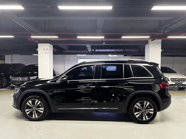 Mercedes-Benz GLB 2024 GLB 200 Dynamic interior photo 17 Mercedes-Benz GLB 2024 GLB 200 Dynamic interior photo 17
