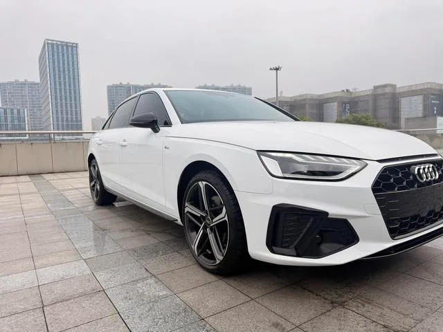 Audi A4L 2025 200 10,000-vehicle Enjoyment Edition 40 TFSI Deluxe Dynamic exterior photo 2 Audi A4L 2025 200 10,000-vehicle Enjoyment Edition 40 TFSI Deluxe Dynamic exterior photo 2