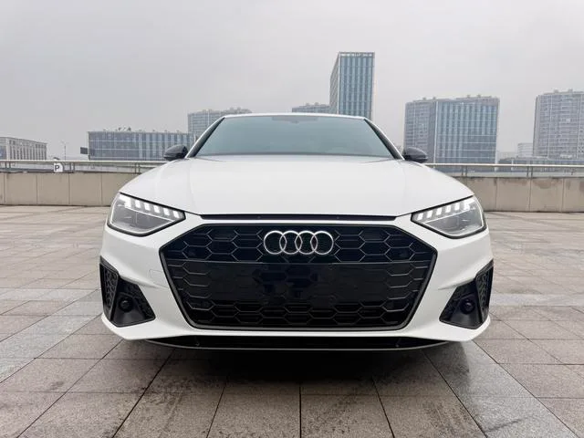 Audi A4L 2025 200 10,000-vehicle Enjoyment Edition 40 TFSI Deluxe Dynamic exterior photo 3 Audi A4L 2025 200 10,000-vehicle Enjoyment Edition 40 TFSI Deluxe Dynamic exterior photo 3