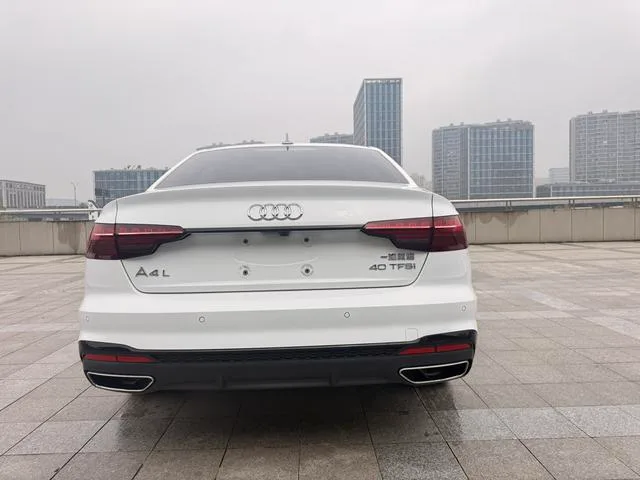 Audi A4L 2025 200 10,000-vehicle Enjoyment Edition 40 TFSI Deluxe Dynamic interior photo 7 Audi A4L 2025 200 10,000-vehicle Enjoyment Edition 40 TFSI Deluxe Dynamic interior photo 7