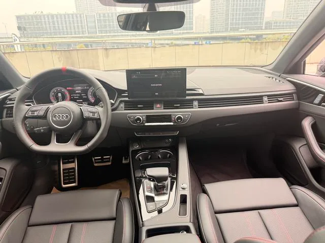 Audi A4L 2025 200 10,000-vehicle Enjoyment Edition 40 TFSI Deluxe Dynamic interior photo 9 Audi A4L 2025 200 10,000-vehicle Enjoyment Edition 40 TFSI Deluxe Dynamic interior photo 9