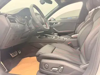 Audi A4L 2025 200 10,000-vehicle Enjoyment Edition 40 TFSI Deluxe Dynamic interior photo 10 Audi A4L 2025 200 10,000-vehicle Enjoyment Edition 40 TFSI Deluxe Dynamic interior photo 10