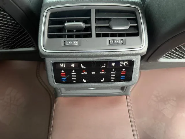 Audi A6L 2022 40 TFSI Luxe et élégant intérieur photo 15