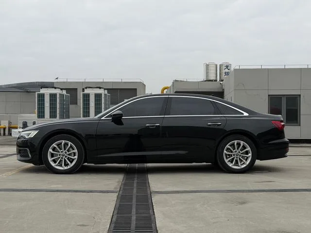 Audi A6L 2022 40 TFSI Luxe et élégant intérieur photo 18