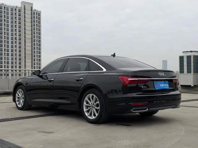 Audi A6L 2022 40 TFSI Luxe et élégant intérieur photo 20