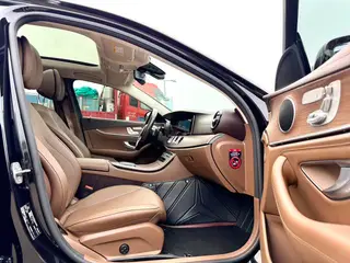 Mercedes-Benz E-Class 2023 E 300 L Estilo de moda Coche interior foto 6 Mercedes-Benz E-Class 2023 E 300 L Estilo de moda Coche interior foto 6