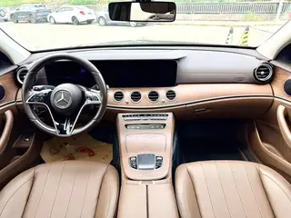 Mercedes-Benz E-Class 2023 E 300 L Estilo de moda Coche interior foto 9 Mercedes-Benz E-Class 2023 E 300 L Estilo de moda Coche interior foto 9