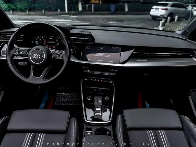 Audi A3 2024 Sportback 35 TFSI Estilo deportivo de moda exterior foto 3 Audi A3 2024 Sportback 35 TFSI Estilo deportivo de moda exterior foto 3