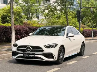 Mercedes-Benz C-Class 2024 C 260 L Versión deportiva exterior foto 1 Mercedes-Benz C-Class 2024 C 260 L Versión deportiva exterior foto 1