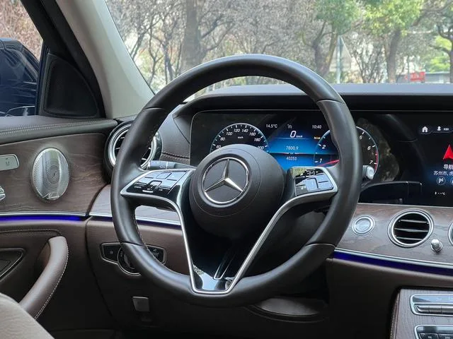 Mercedes-Benz E-Class 2023 E 300 L Luxury type Passenger car interior photo 15