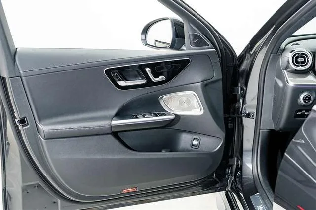 Mercedes-Benz C-Class 2023 Second change C 260 L Hao Night Sports Edition interior photo 16 Mercedes-Benz C-Class 2023 Second change C 260 L Hao Night Sports Edition interior photo 16