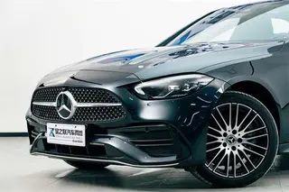 Mercedes-Benz C-Class 2024 Tres cambios C 260 L Versión deportiva exterior foto 3 Mercedes-Benz C-Class 2024 Tres cambios C 260 L Versión deportiva exterior foto 3
