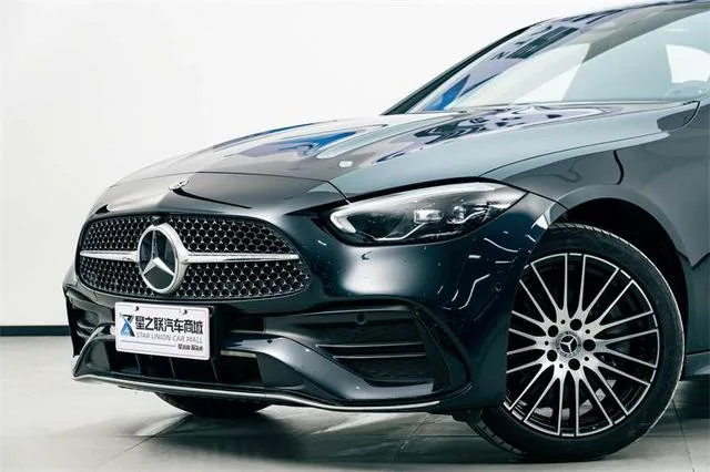 Mercedes-Benz C-Class 2024 Tres cambios C 260 L Versión deportiva exterior foto 3 Mercedes-Benz C-Class 2024 Tres cambios C 260 L Versión deportiva exterior foto 3