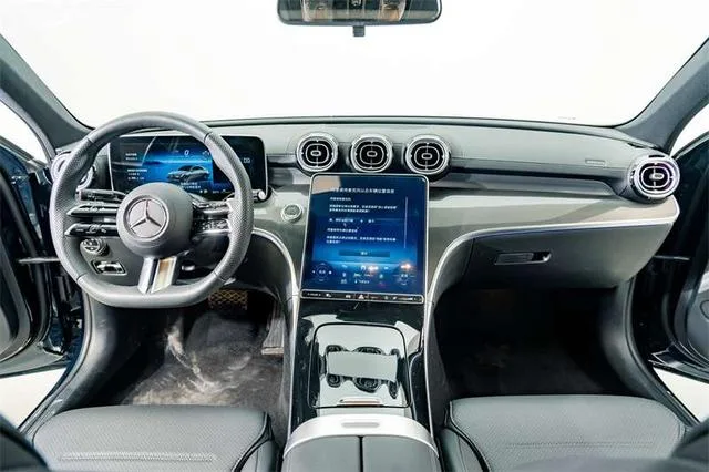 Mercedes-Benz C-Class 2024 Tres cambios C 260 L Versión deportiva exterior foto 10 Mercedes-Benz C-Class 2024 Tres cambios C 260 L Versión deportiva exterior foto 10