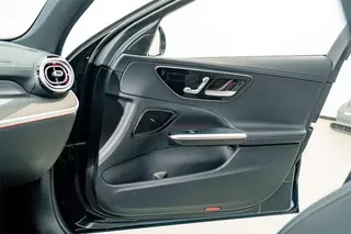 Mercedes-Benz C-Class 2024 Tres cambios C 260 L Versión deportiva interior foto 11 Mercedes-Benz C-Class 2024 Tres cambios C 260 L Versión deportiva interior foto 11