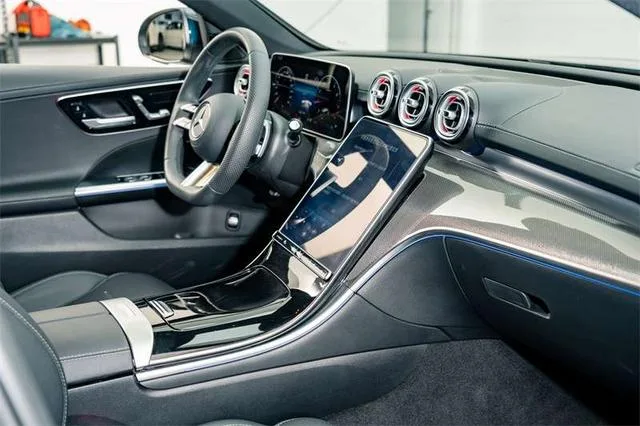 Mercedes-Benz C-Class 2024 Tres cambios C 260 L Versión deportiva interior foto 14 Mercedes-Benz C-Class 2024 Tres cambios C 260 L Versión deportiva interior foto 14