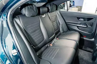 Mercedes-Benz C-Class 2024 Tres cambios C 260 L Versión deportiva interior foto 18 Mercedes-Benz C-Class 2024 Tres cambios C 260 L Versión deportiva interior foto 18