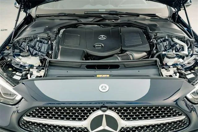 Mercedes-Benz C-Class 2024 Tres cambios C 260 L Versión deportiva interior foto 19 Mercedes-Benz C-Class 2024 Tres cambios C 260 L Versión deportiva interior foto 19