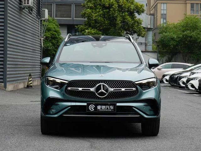 Mercedes-Benz GLC 2025 GLC 300 L 4MATIC Luxury type 5 seat exterior photo 2 Mercedes-Benz GLC 2025 GLC 300 L 4MATIC Luxury type 5 seat exterior photo 2