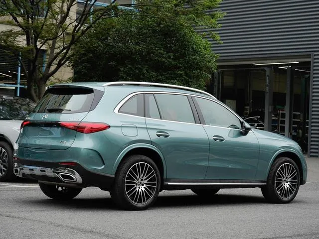 Mercedes-Benz GLC 2025 GLC 300 L 4MATIC Luxury type 5 seat exterior photo 4 Mercedes-Benz GLC 2025 GLC 300 L 4MATIC Luxury type 5 seat exterior photo 4