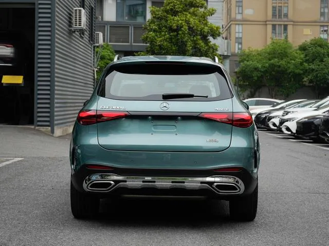Mercedes-Benz GLC 2025 GLC 300 L 4MATIC Luxury type 5 seat exterior photo 5 Mercedes-Benz GLC 2025 GLC 300 L 4MATIC Luxury type 5 seat exterior photo 5
