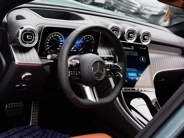 Mercedes-Benz GLC 2025 GLC 300 L 4MATIC Luxury type 5 seat interior photo 11 Mercedes-Benz GLC 2025 GLC 300 L 4MATIC Luxury type 5 seat interior photo 11