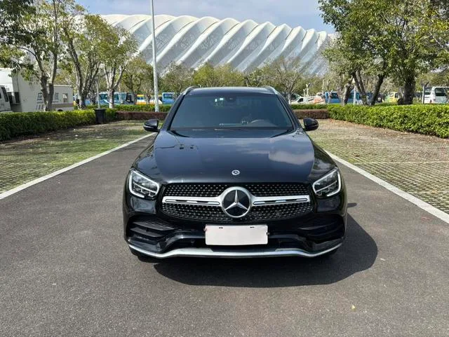 Mercedes-Benz GLC 2021 GLC 260 L 4MATIC Luxury type exterior photo 2 Mercedes-Benz GLC 2021 GLC 260 L 4MATIC Luxury type exterior photo 2